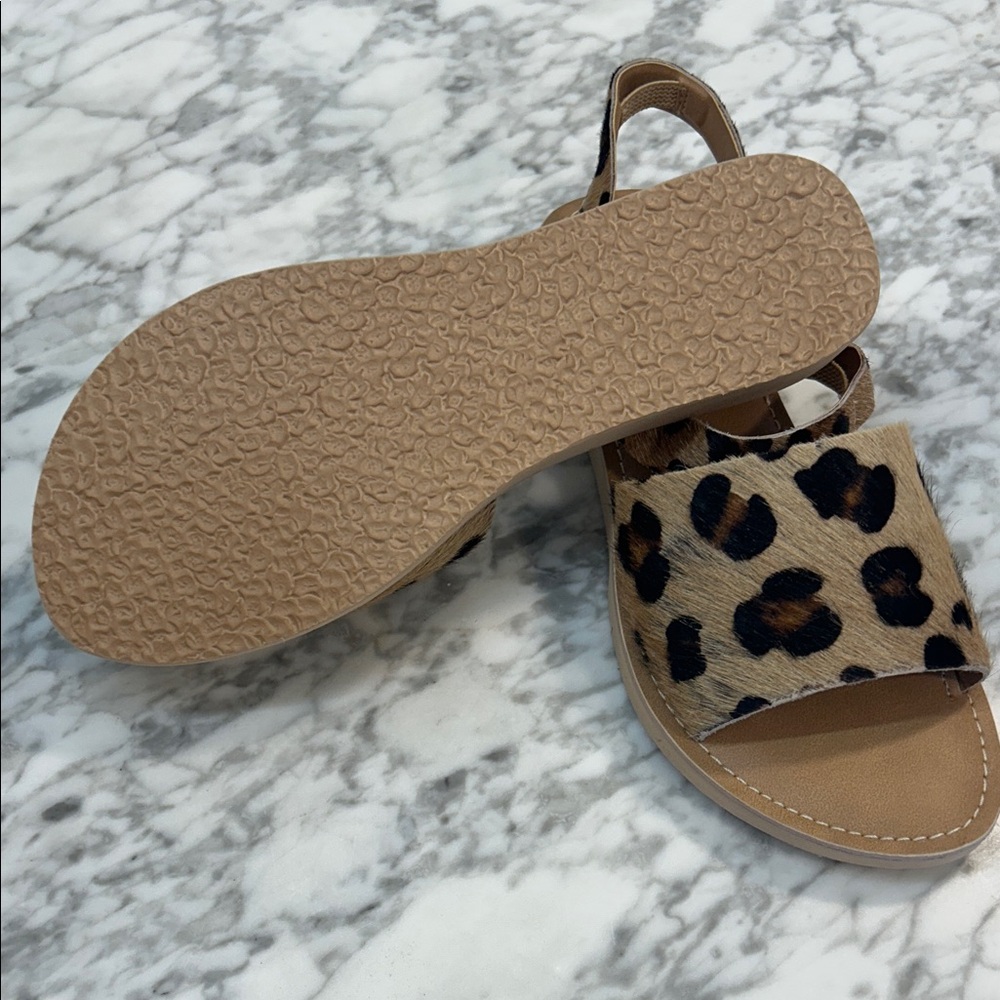 Matisse Leopard Print Sandals - Picture 4 of 4